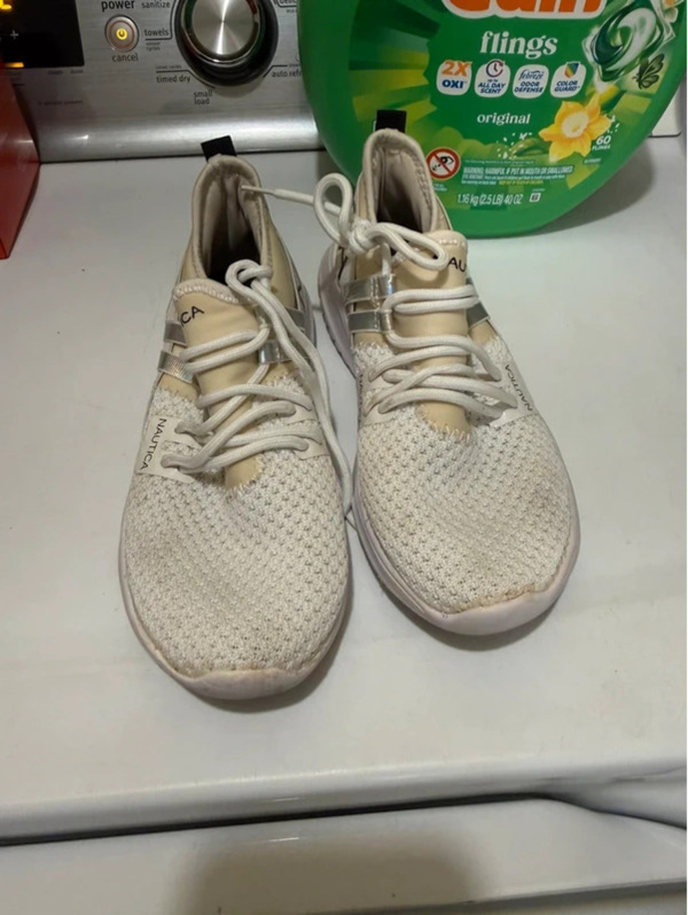 Women’s size 6 Nautica tennis shoes
